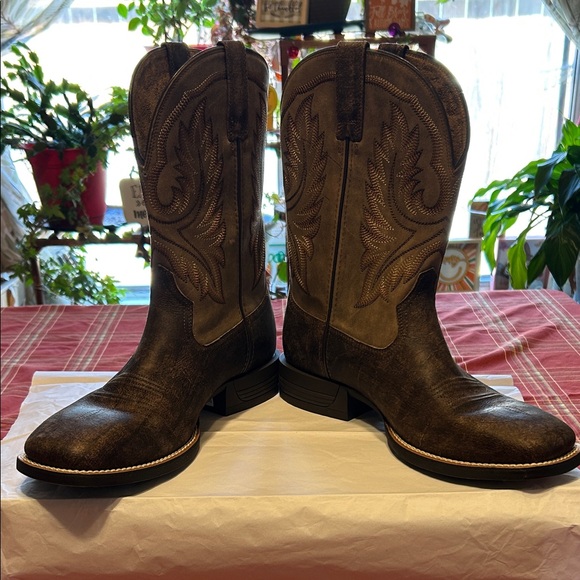 Ariat Men’s Square Toe Shock Shield Duratread Sole NWOTB Sz 11EE Footwear